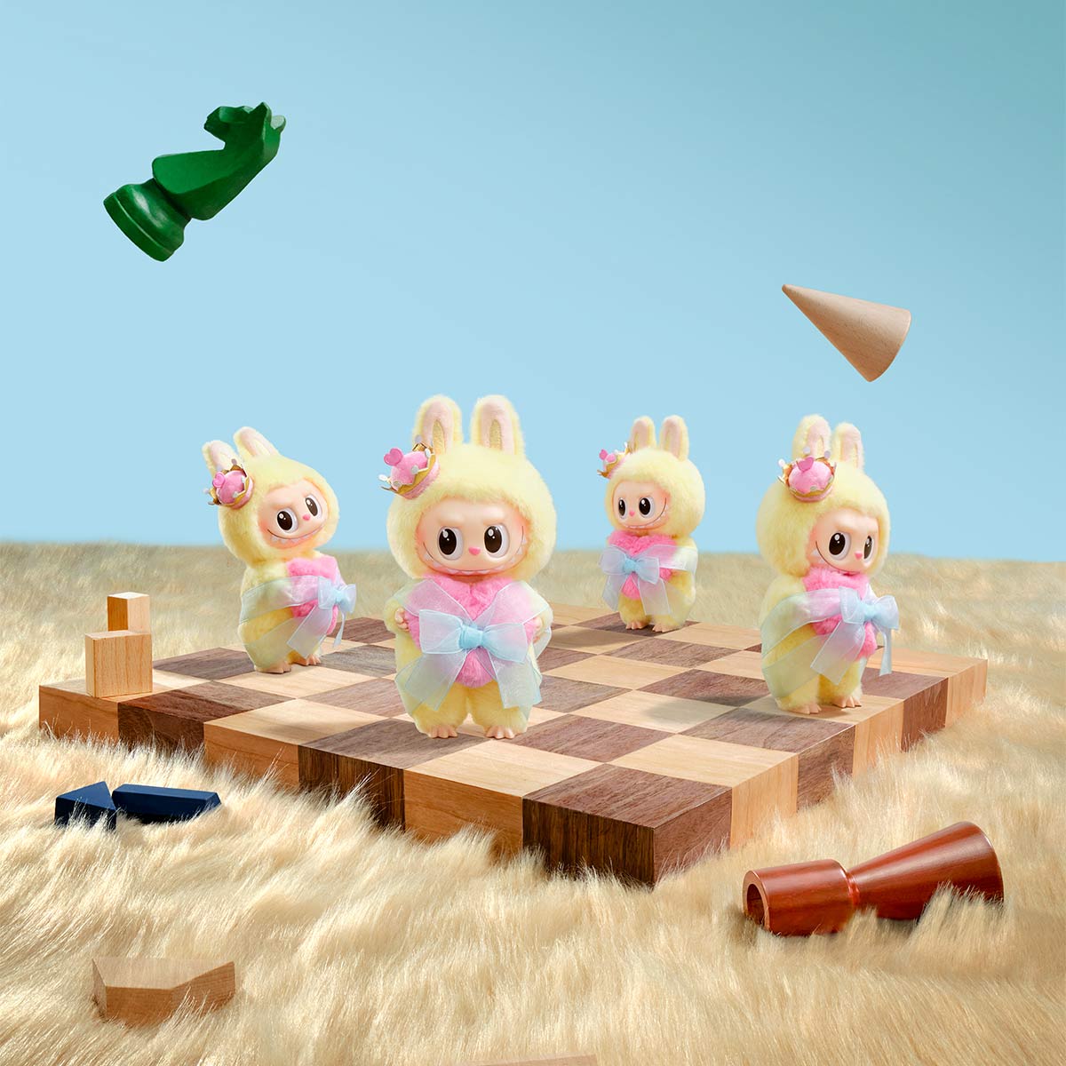 THE MONSTERS Let's Checkmate Series - Viny Piush Hanging Card