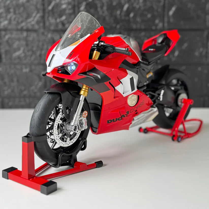 1:6 Ducati V4R Model with Realistic Sound & Smoke Effects