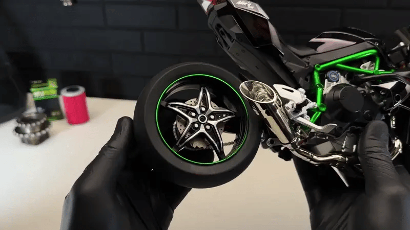 Die-cast brakes detail