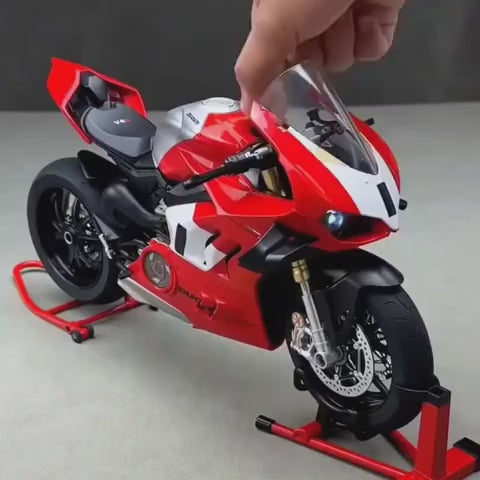 1:6 Ducati V4R Model with Realistic Sound & Smoke Effects